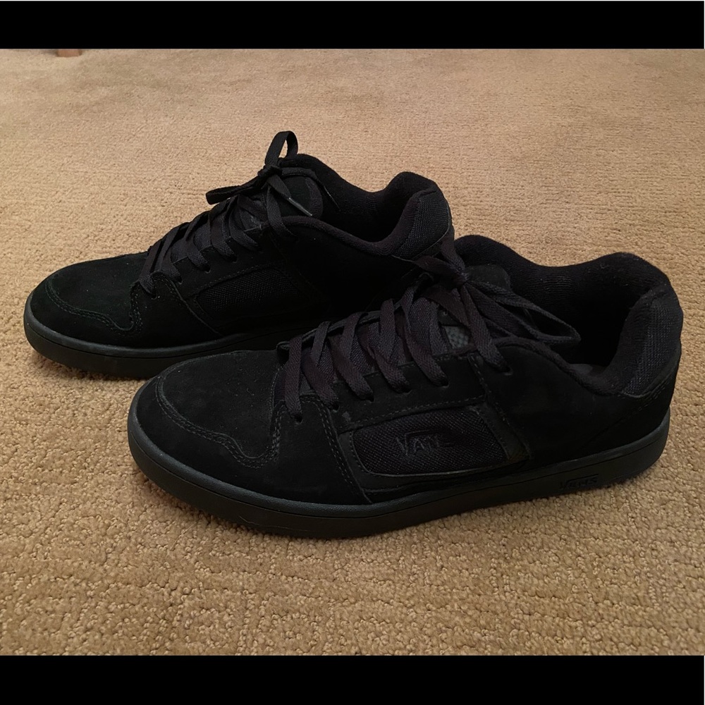 Men’s VANS skater shoes